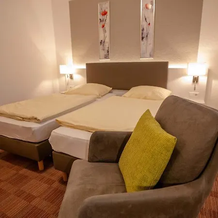 Altdeutscher Hof Beckord 3*